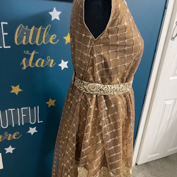 short frock with back tail and gharara.Sleeves are included but not stitched. - Picture 3 of 5